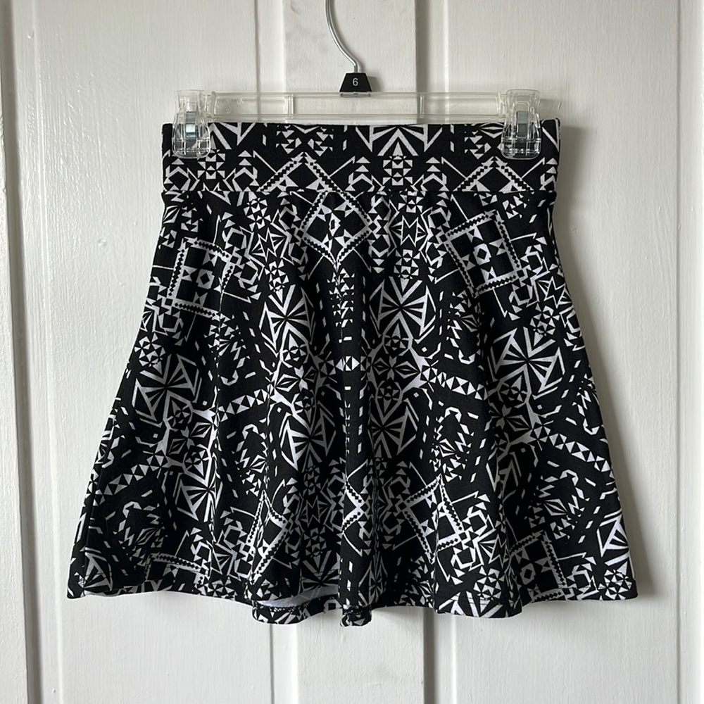 Black and white skater skirt size small